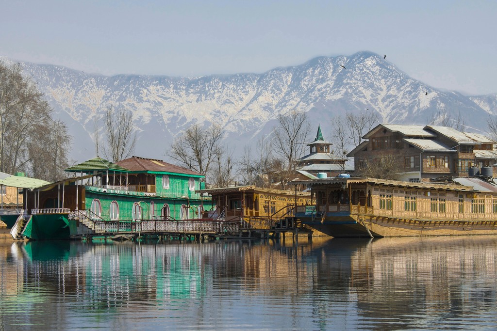 Luxury Houseboat Experience